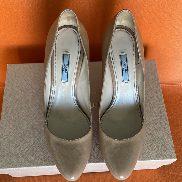 Prada Nude Platform Pumps, size 39 - Picture 2 of 16